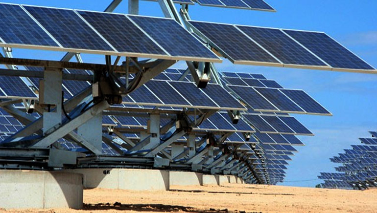 El Ayuntamiento bonificar un 75% de la licencia de obras para una planta fotovoltaica en Las Flotas